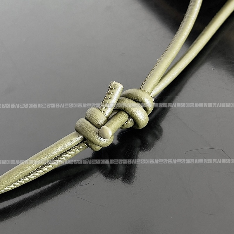 보테가베네타콘서트파우치 20260216-144940-005루.jpg