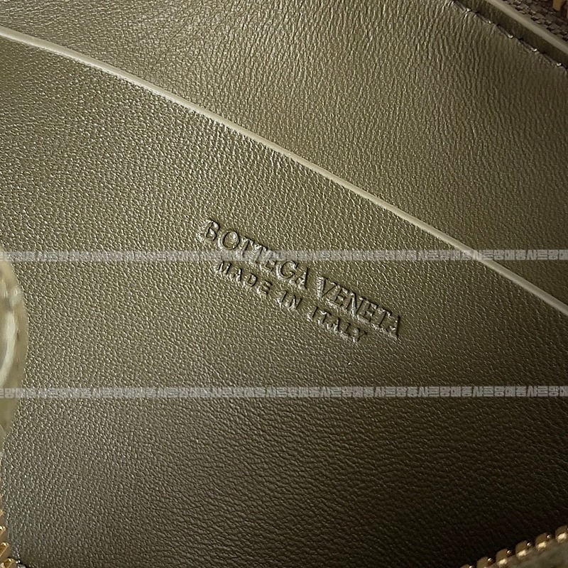 보테가베네타콘서트파우치 20260216-144940-007루.jpg