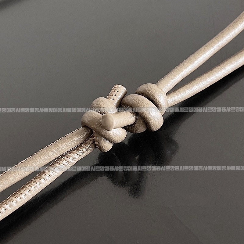 보테가베네타콘서트파우치 20260216-145217-006루.jpg