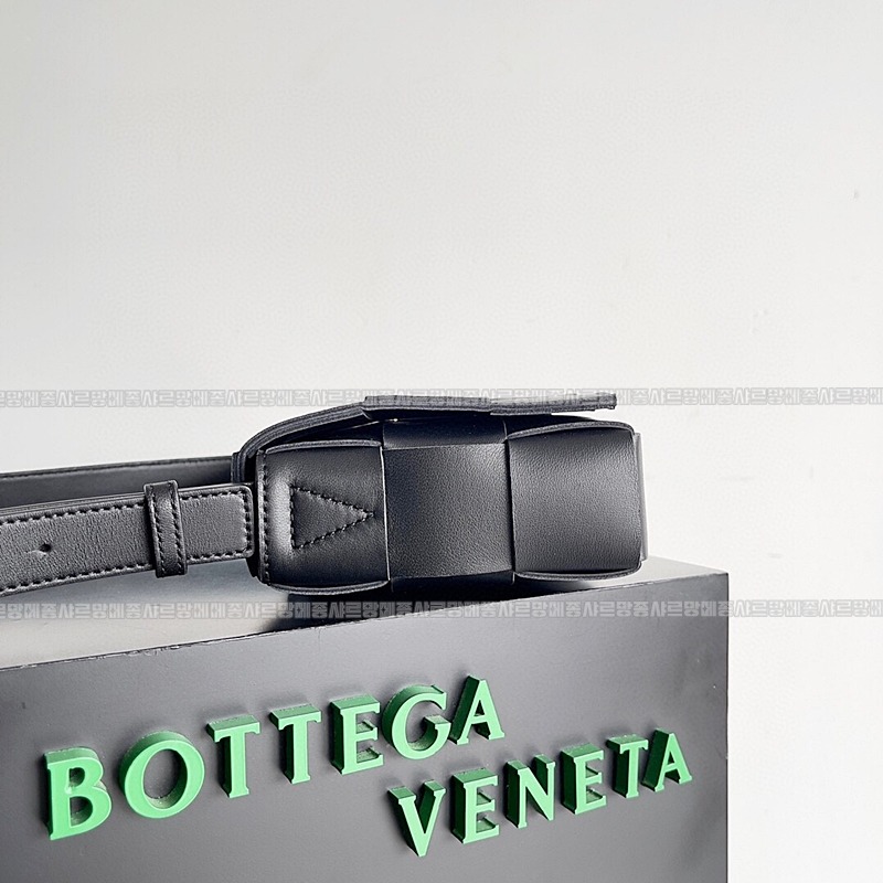 보테가베네타카세크백 20260218-103657-003루.jpg