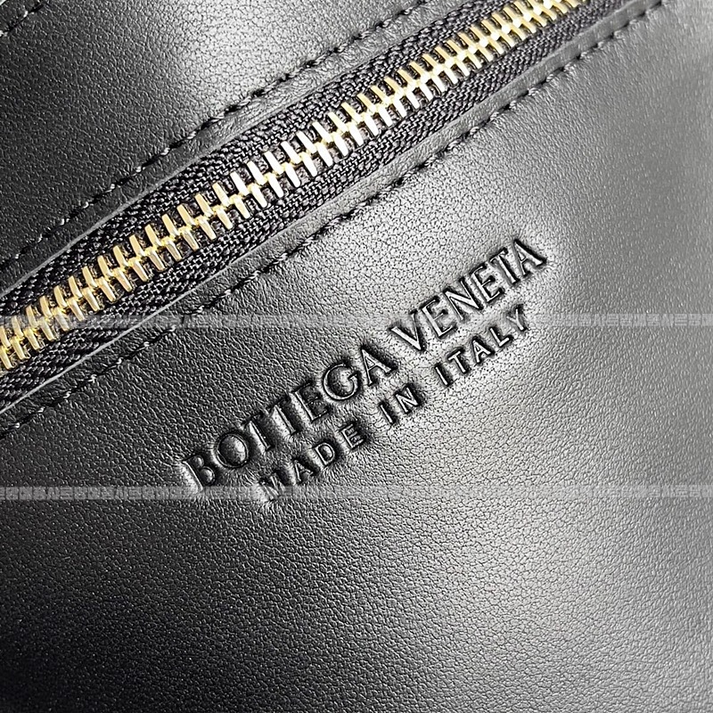 보테가베네타카세크백 20260218-103658-008루.jpg