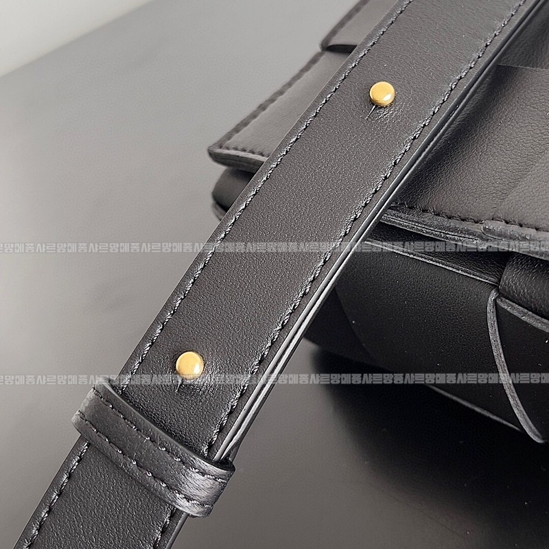 보테가베네타카세크백 20260218-103658-005루.jpg