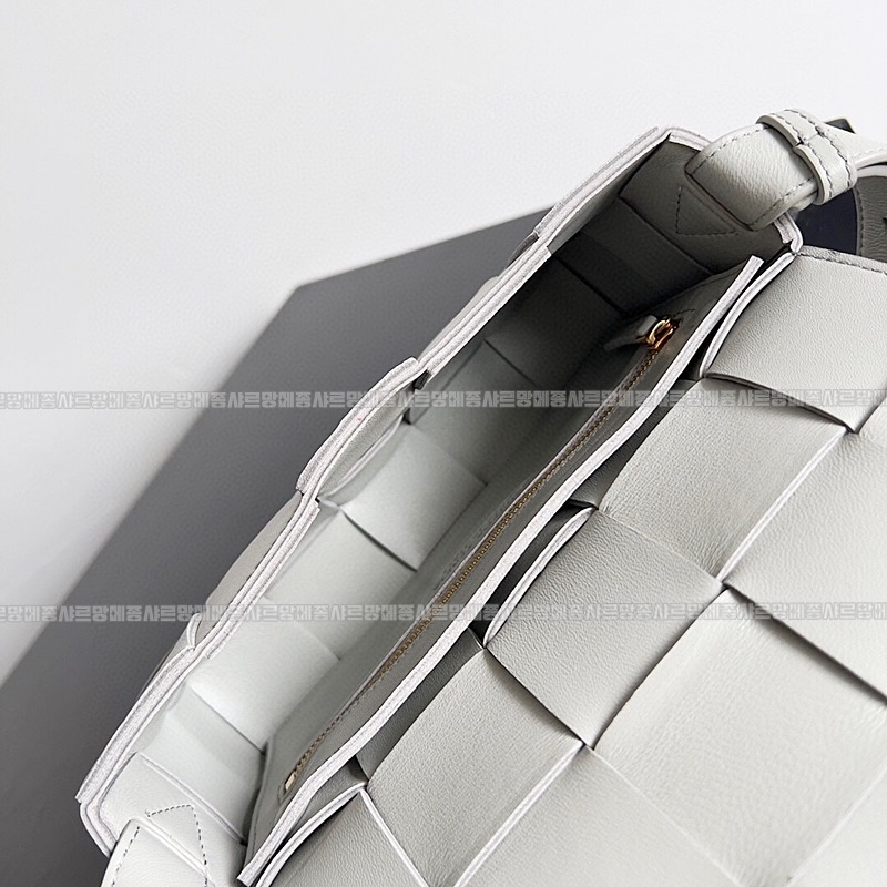 보테가베네타카세크백 20260218-104006-009루.jpg