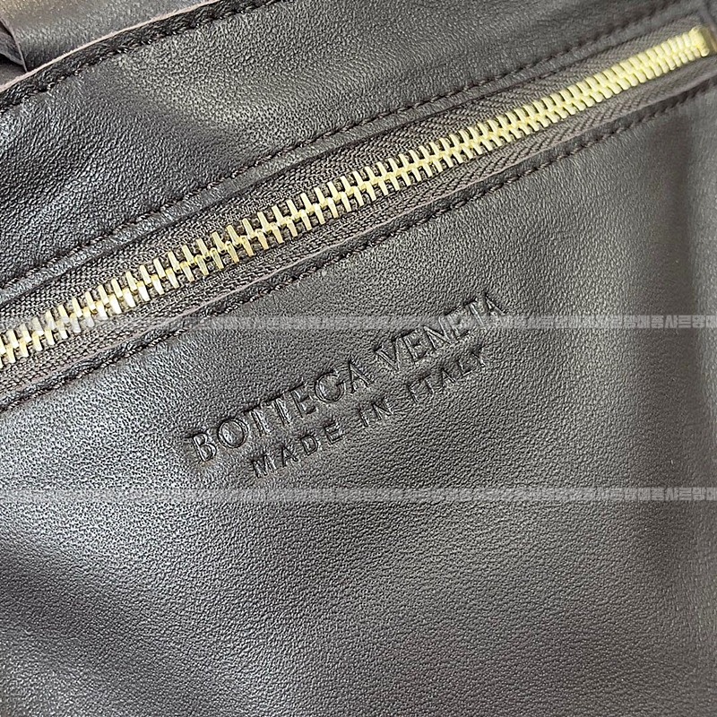 보테가베네타카세크백 20260218-104353-009루.jpg
