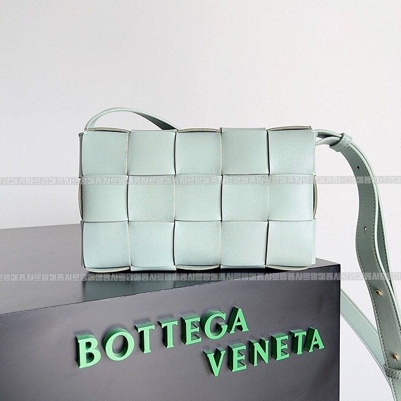 보테가베네타카세크백 20260218-104724-002루.jpg