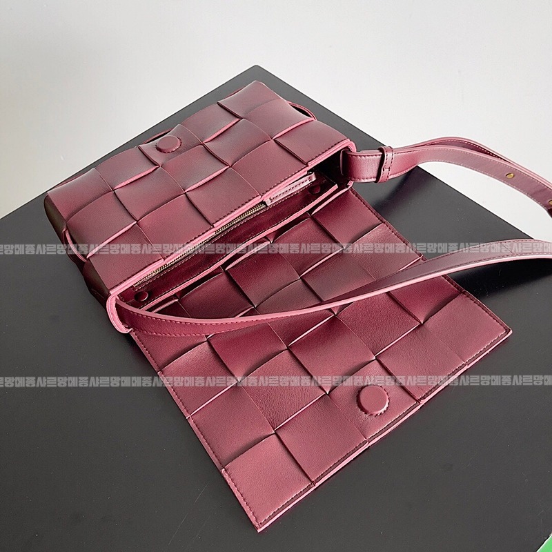 보테가베네타카세크백 20260218-104927-006루.jpg