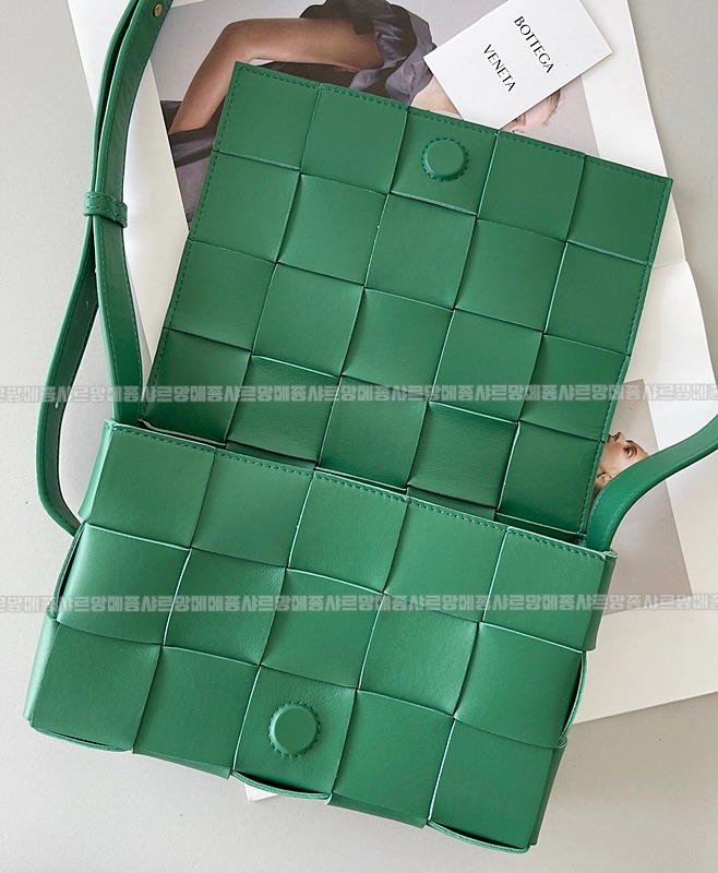 보테가베네타카세크백 20260218-105357-005루.jpg