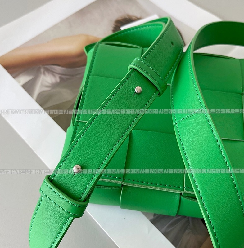 보테가베네타카세크백 20260218-105549-003루.jpg