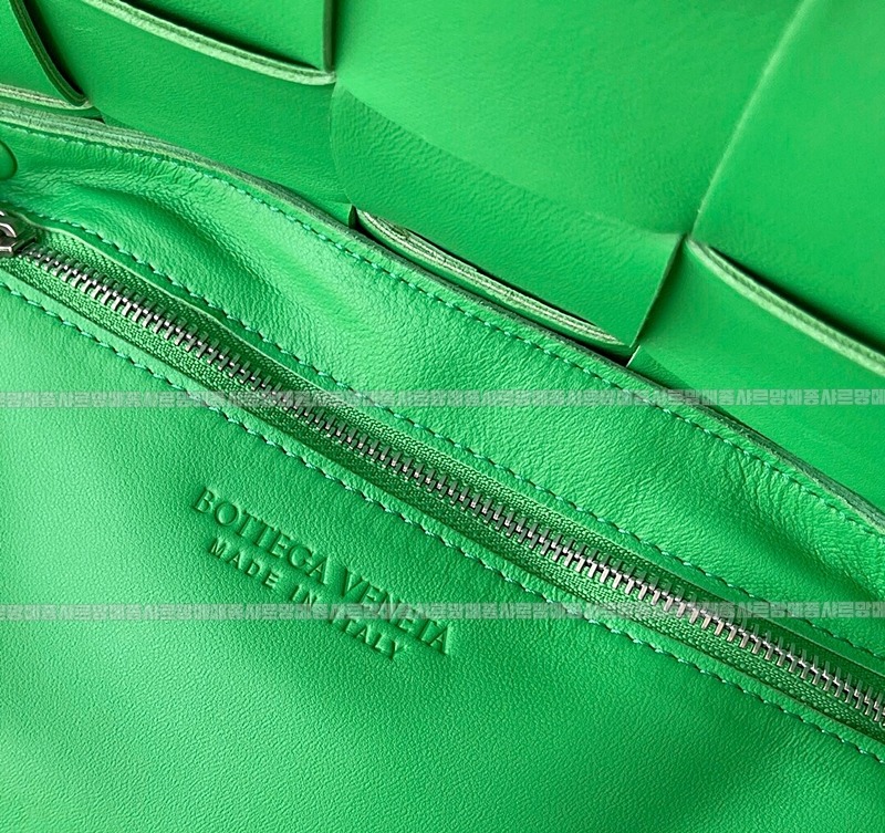 보테가베네타카세크백 20260218-105550-008루.jpg