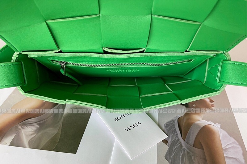 보테가베네타카세크백 20260218-105550-009루.jpg