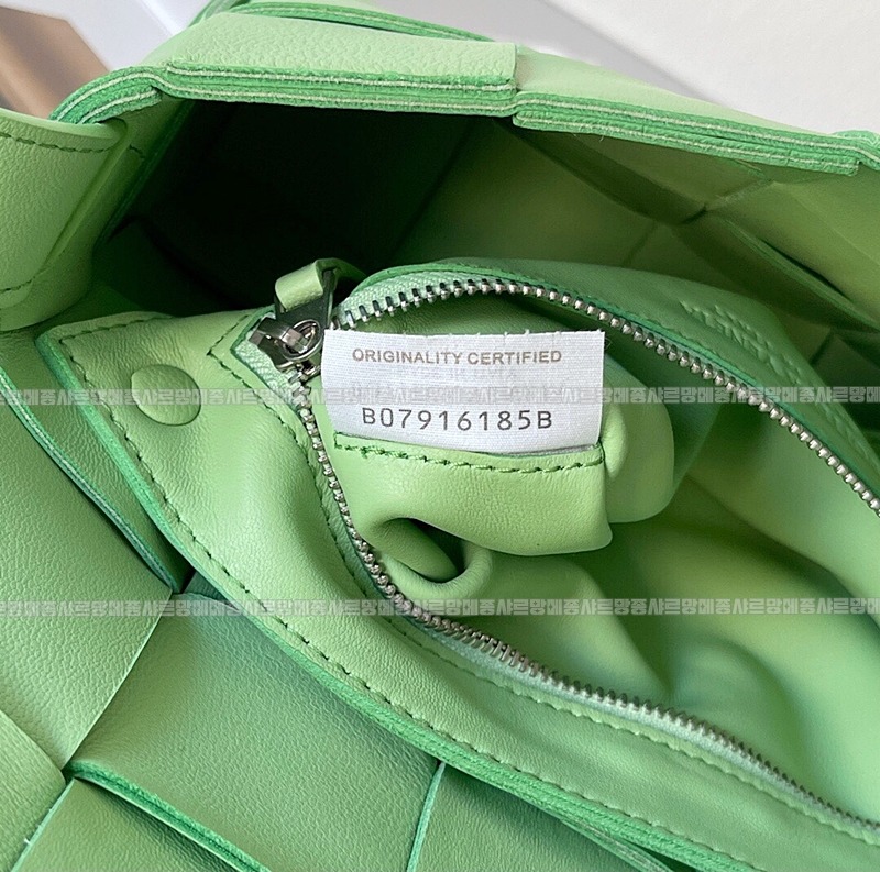 보테가베네타카세크백 20260218-105745-007루.jpg