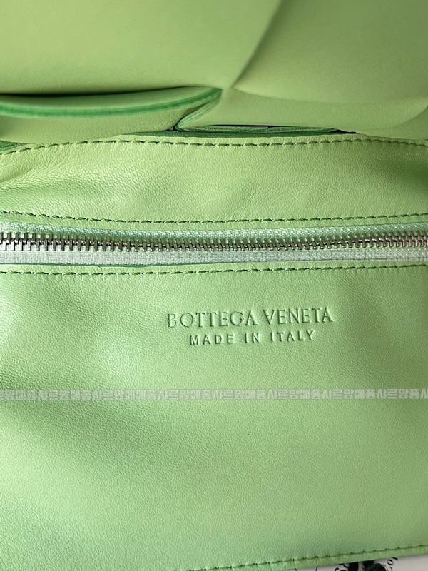 보테가베네타카세크백 20260218-105745-008루.jpg