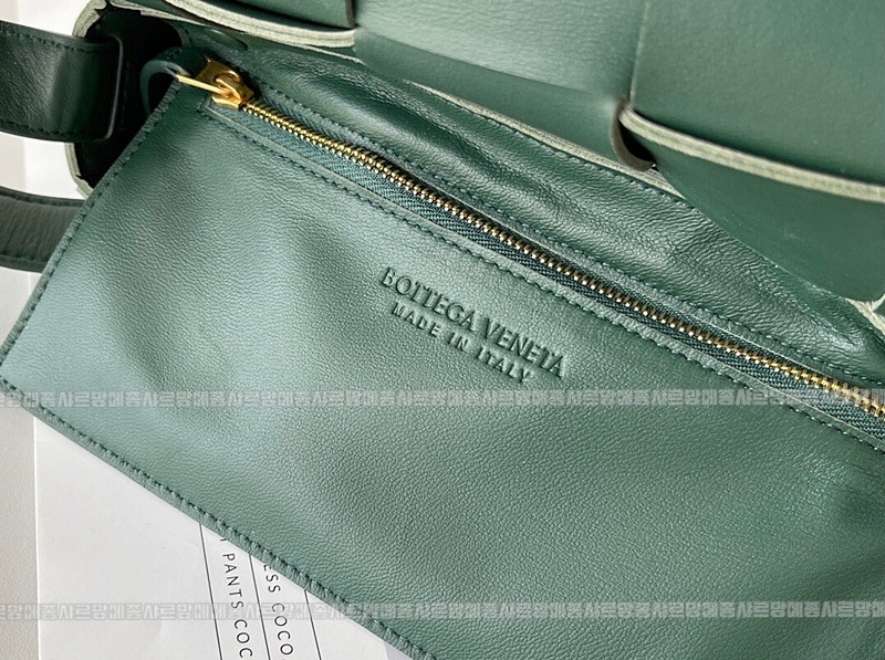 보테가베네타카세크백 20260218-110010-008루.jpg