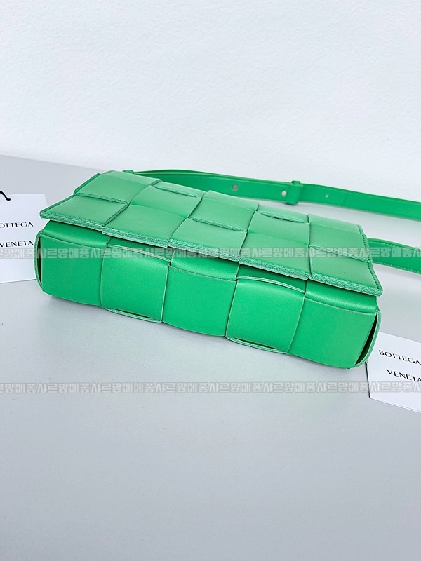 보테가베네타카세크백 20260218-110502-002루.jpg