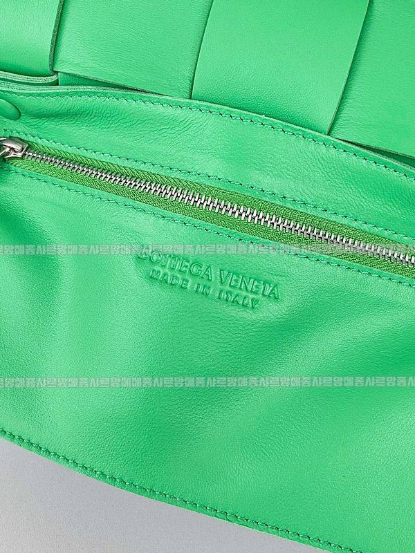 보테가베네타카세크백 20260218-110503-009루.jpg