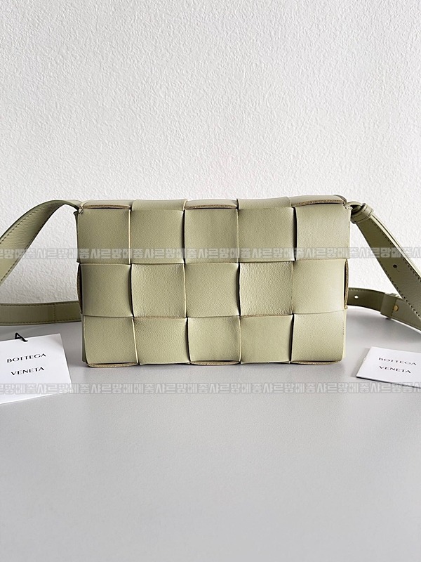 보테가베네타카세크백 20260218-110615-002루.jpg