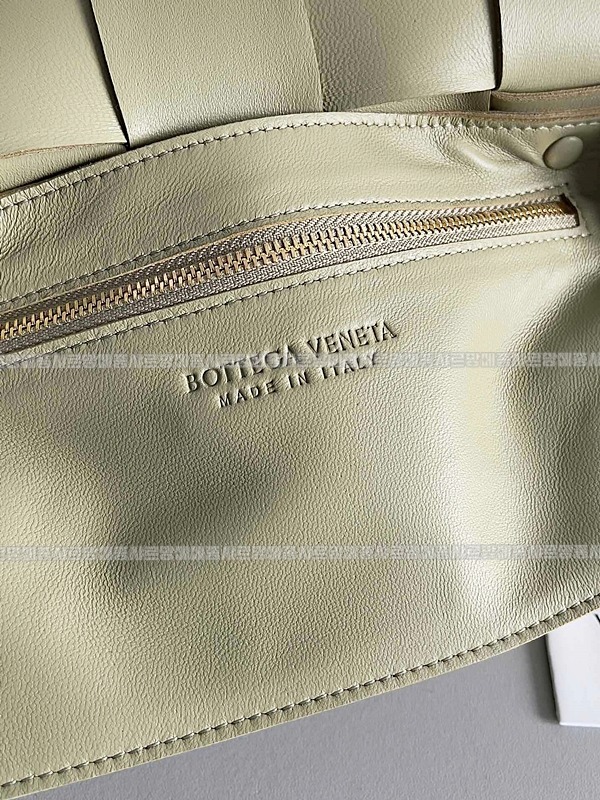 보테가베네타카세크백 20260218-110616-008루.jpg