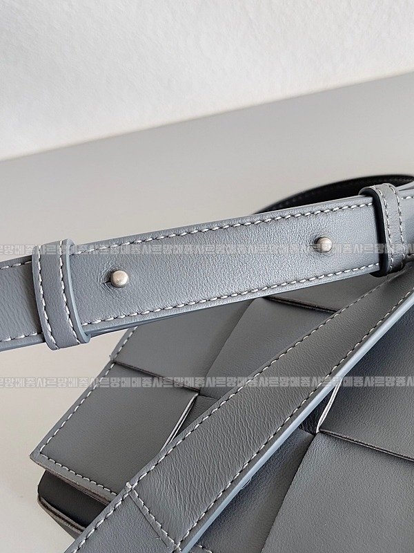 보테가베네타카세크백 20260218-110932-007루.jpg