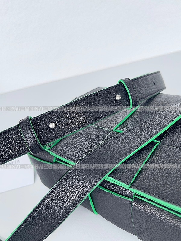 보테가베네타카세크백 20260218-111113-004루.jpg