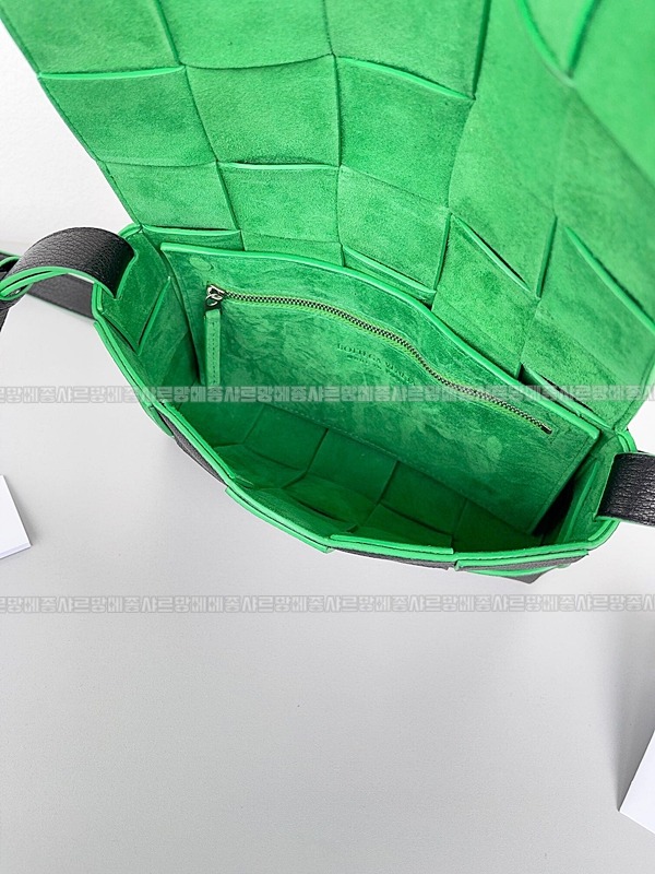 보테가베네타카세크백 20260218-111113-009루.jpg