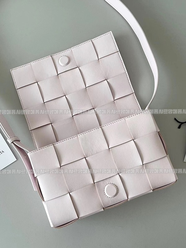 보테가베네타카세크백 20260218-111303-004루.jpg