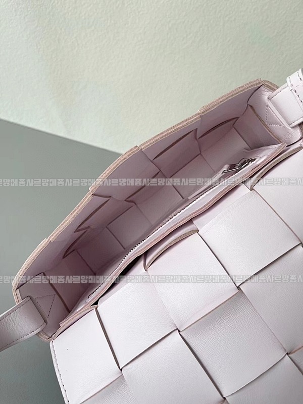 보테가베네타카세크백 20260218-111303-009루.jpg