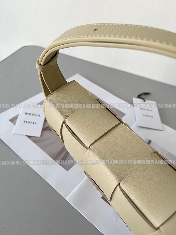 보테가베네타카세크백 20260218-111612-002루.jpg
