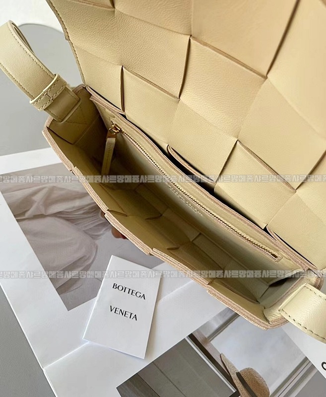 보테가베네타카세크백 20260218-111613-009루.jpg