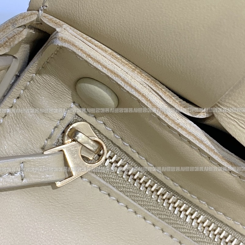 보테가베네타카세크백 20260218-112210-008루.jpg