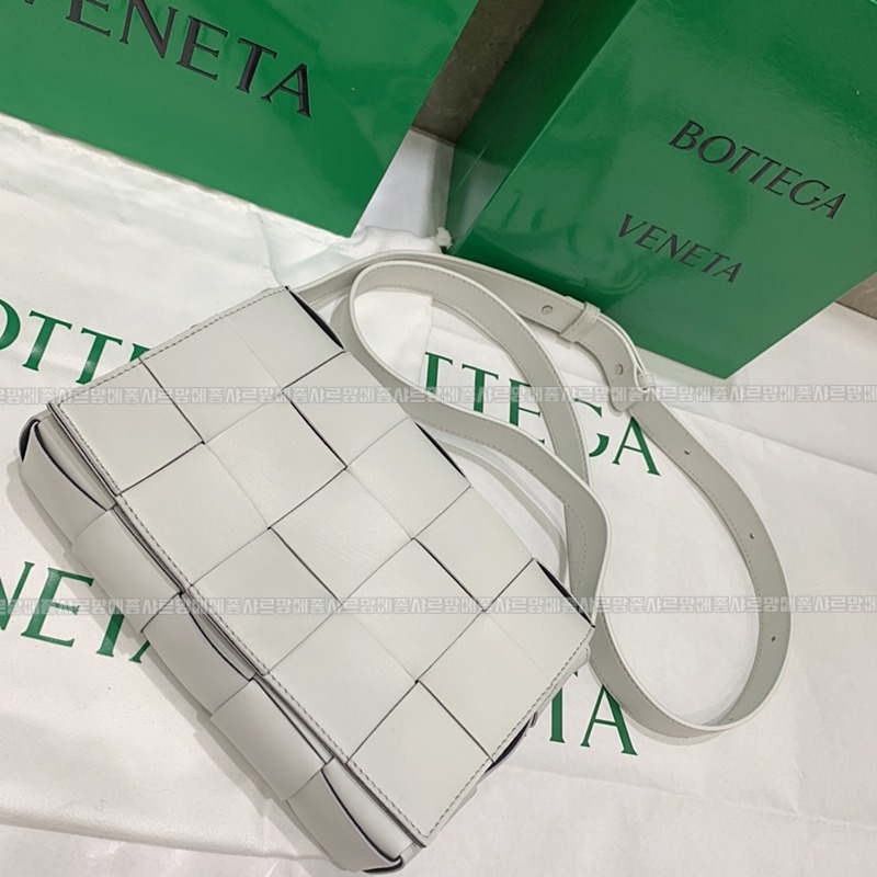 보테가베네타카세트백 20260218-122913-002루.jpg