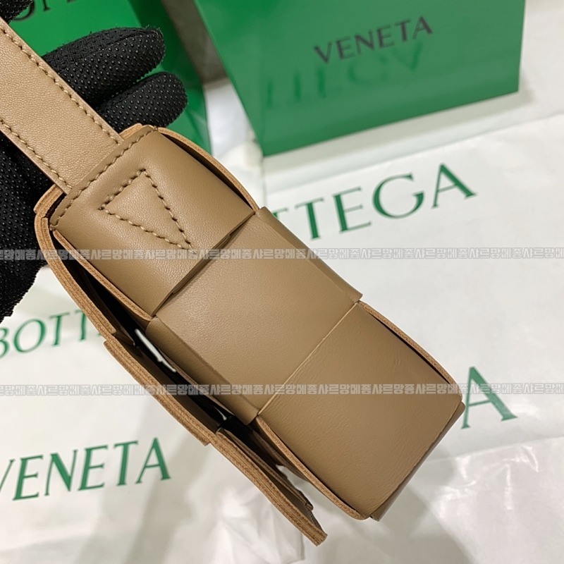 보테가베네타카세트백 20260218-123103-002루.jpg