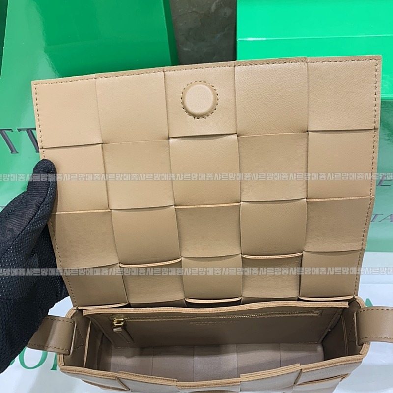 보테가베네타카세트백 20260218-123103-004루.jpg