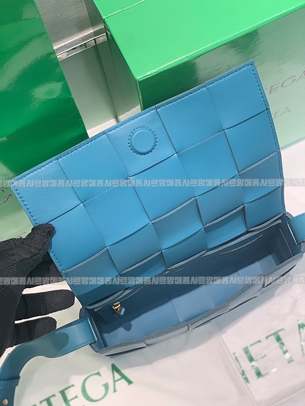 보테가베네타카세트백 20260218-124120-004루.jpg