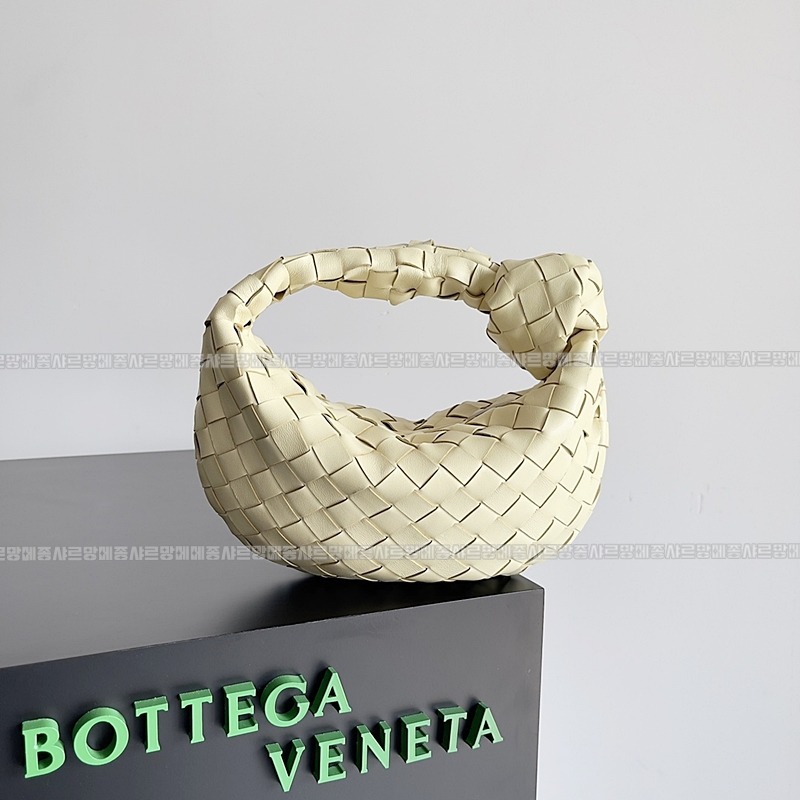 보테가베네타미니조디 20260218-125635-001루.jpg