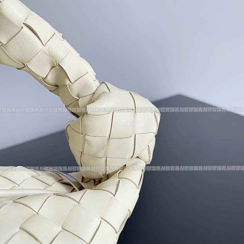 보테가베네타미니조디 20260218-125635-005루.jpg