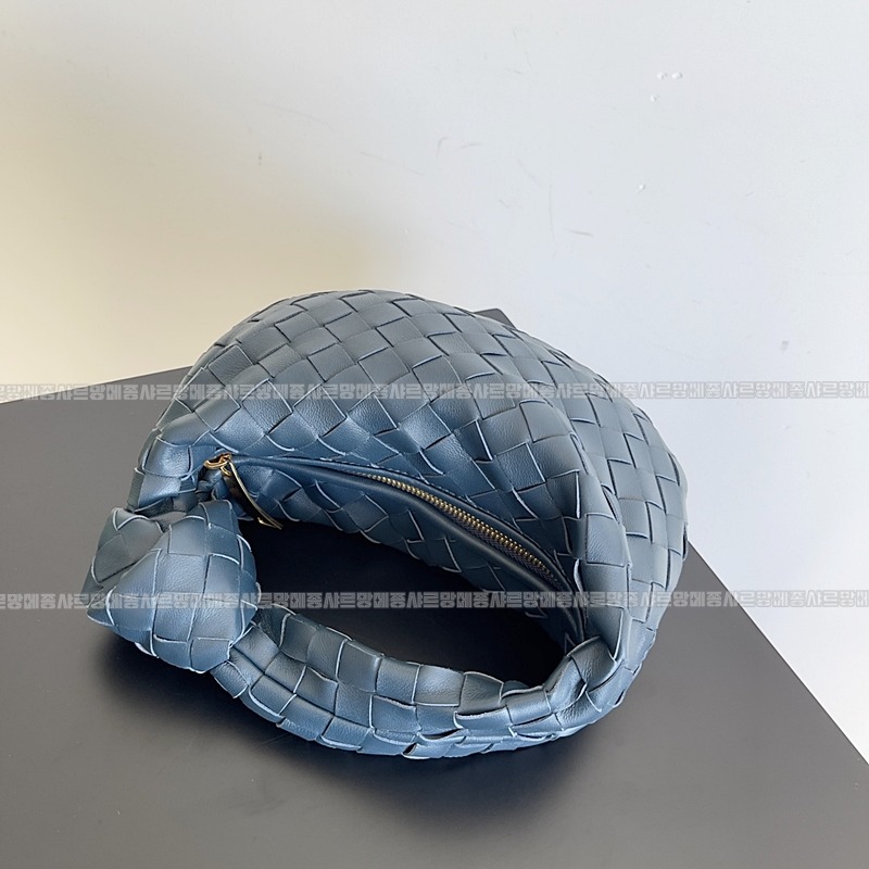 보테가베네타미니조디 20260218-130152-004루.jpg