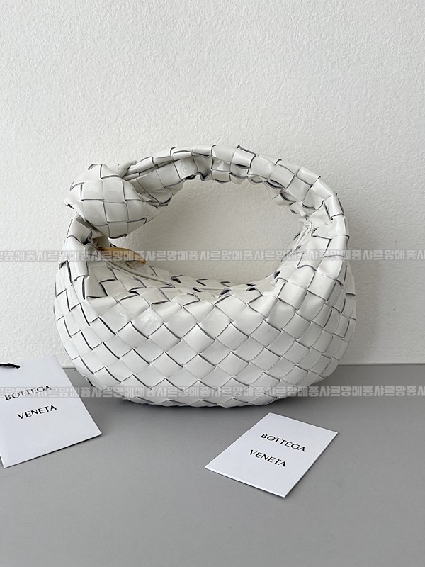 보테가베네타미니조디 20260218-130941-001루.jpg