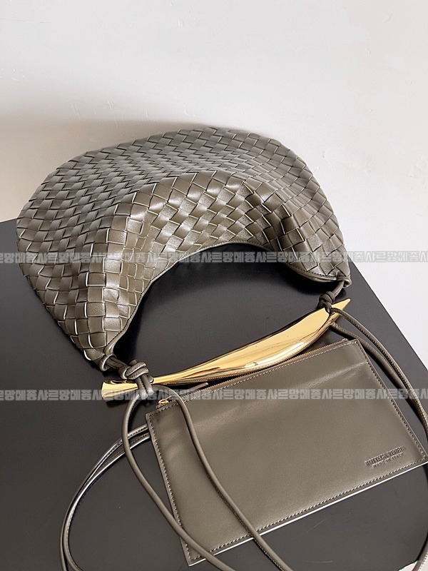 보테가베네타사르딘라지 20260218-132616-004루.jpg