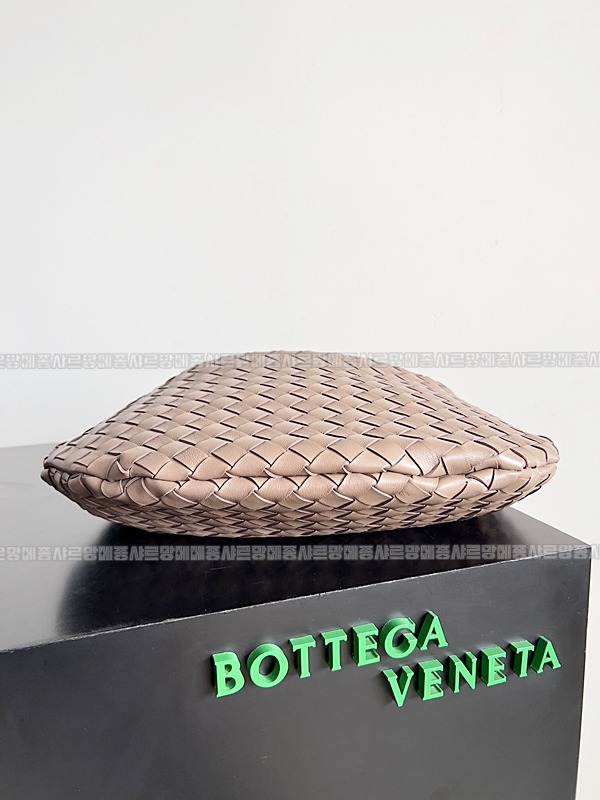 보테가베네타사르딘라지 20260218-133421-005루.jpg