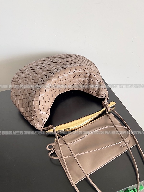 보테가베네타사르딘라지 20260218-133422-006루.jpg