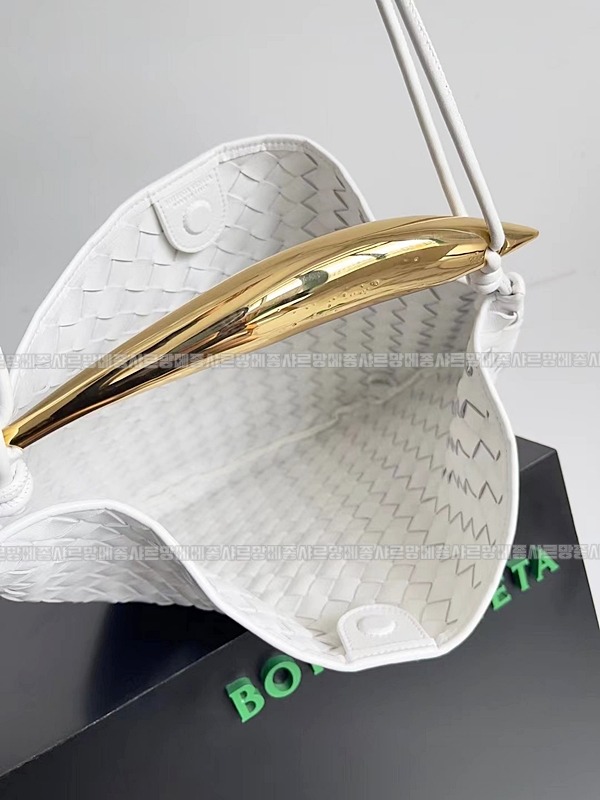 보테가베네타사르딘라지 20260218-133958-003루.jpg