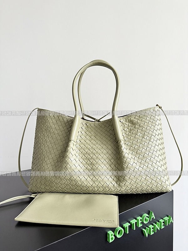 보테가베네타피나코테카라지 20260219-133012-001루.jpg