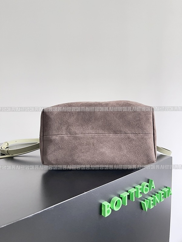 보테가베네타피나코테카스몰 20260219-142427-008루.jpg