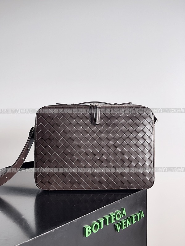 보테가베네타겟어웨이슬림브리프케이스 20260219-143534-001루.jpg