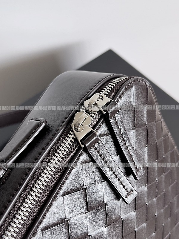 보테가베네타겟어웨이슬림브리프케이스 20260219-143535-005루.jpg