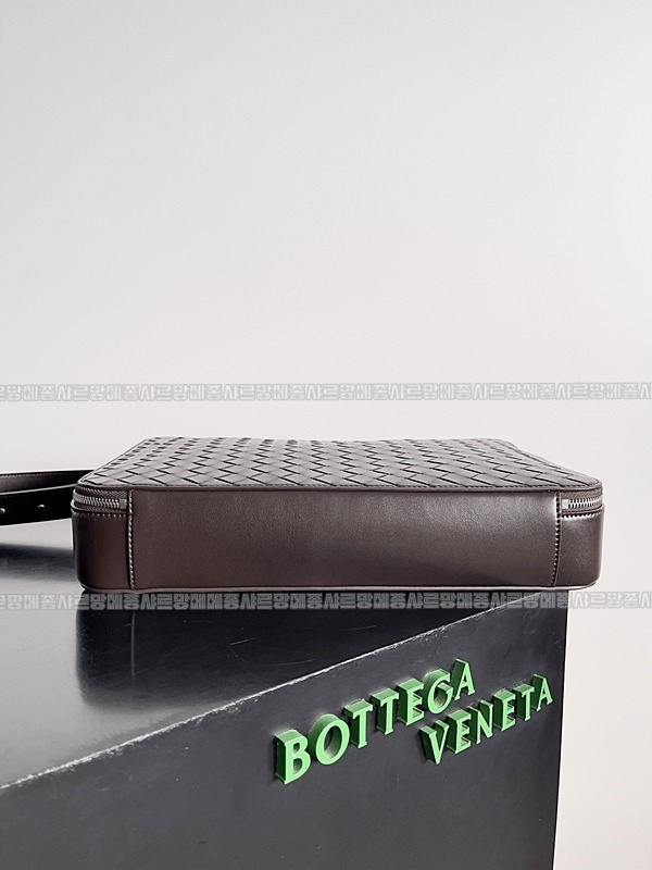 보테가베네타겟어웨이슬림브리프케이스 20260219-143535-006루.jpg