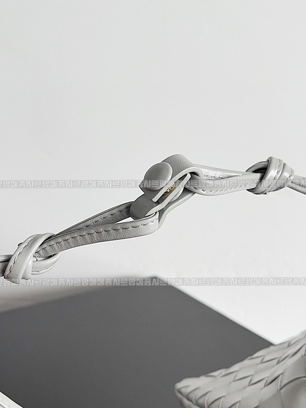 보테가베네타더스트백미디움 20260219-150329-004루.jpg