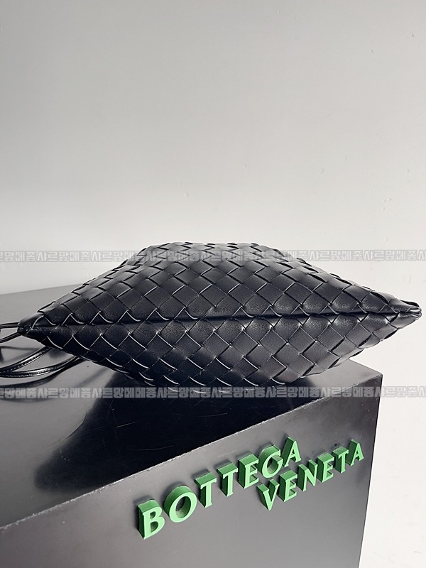 보테가베네타더스트백미디움 20260219-151529-003루.jpg