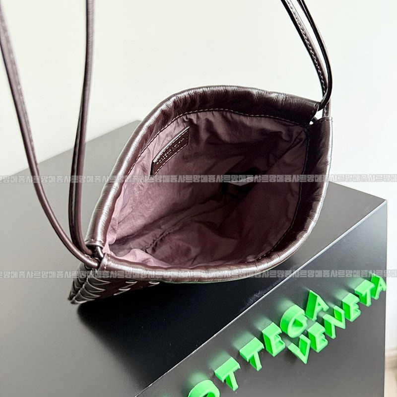 보테가베네타더스트백스몰 20260219-151922-007루.jpg