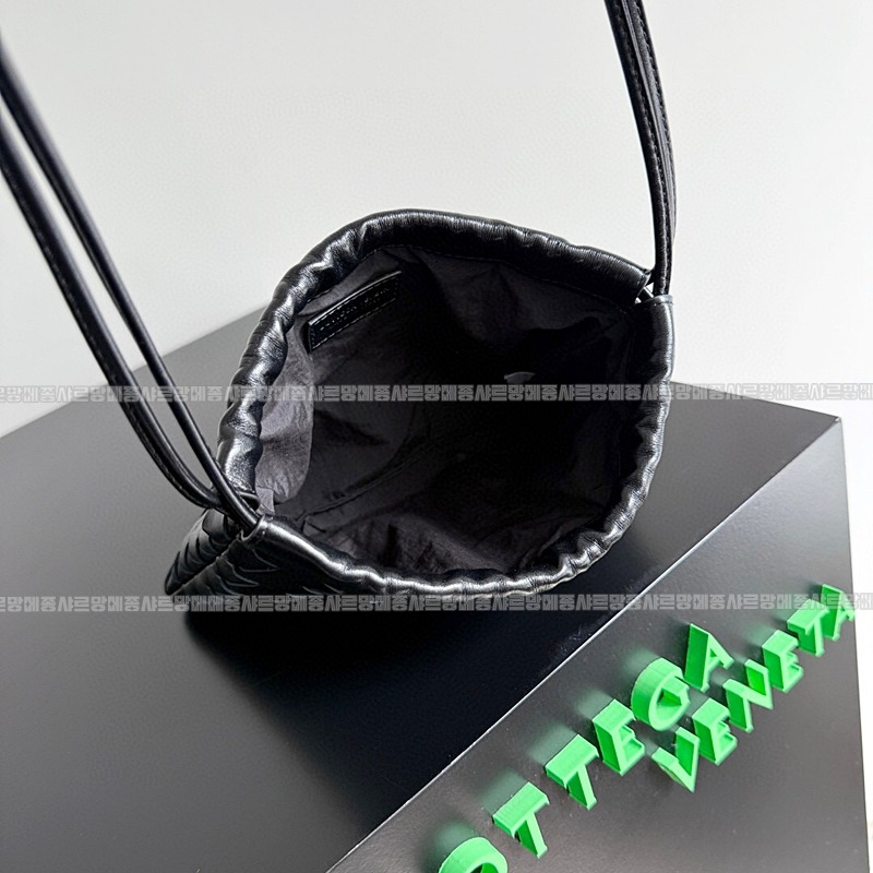 보테가베네타더스트백스몰 20260219-152336-009루.jpg